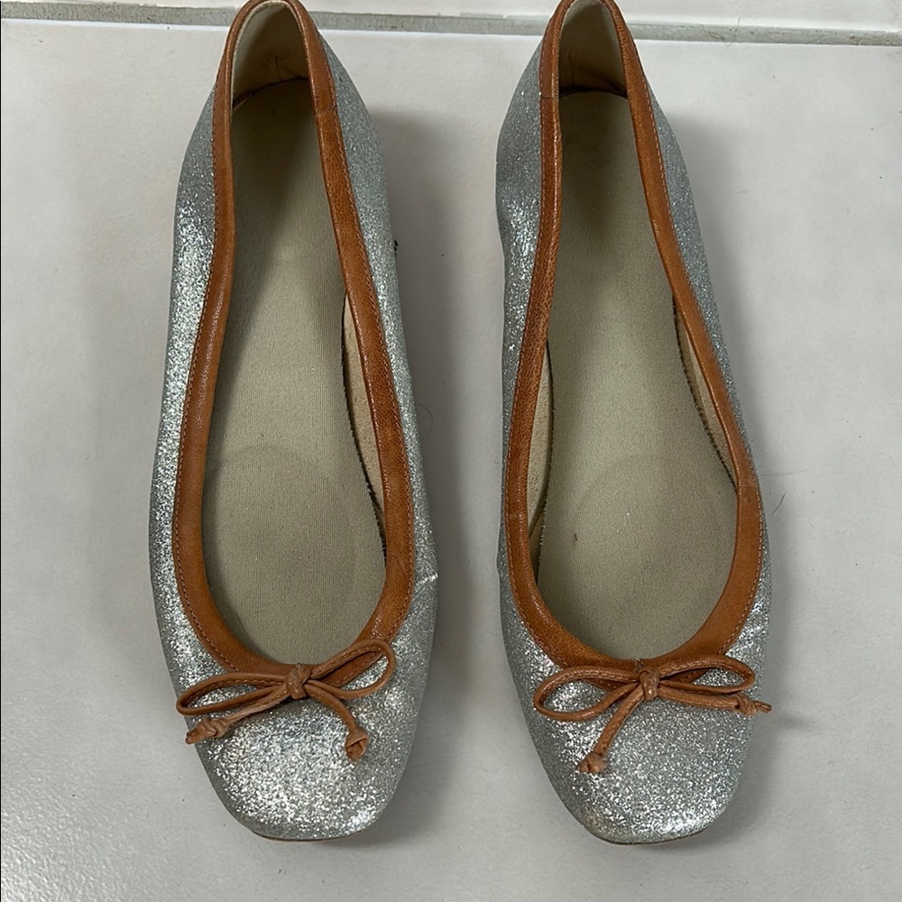 Stuart Weitzman Silver Tan Ballet Flats with Bow Detail size 7